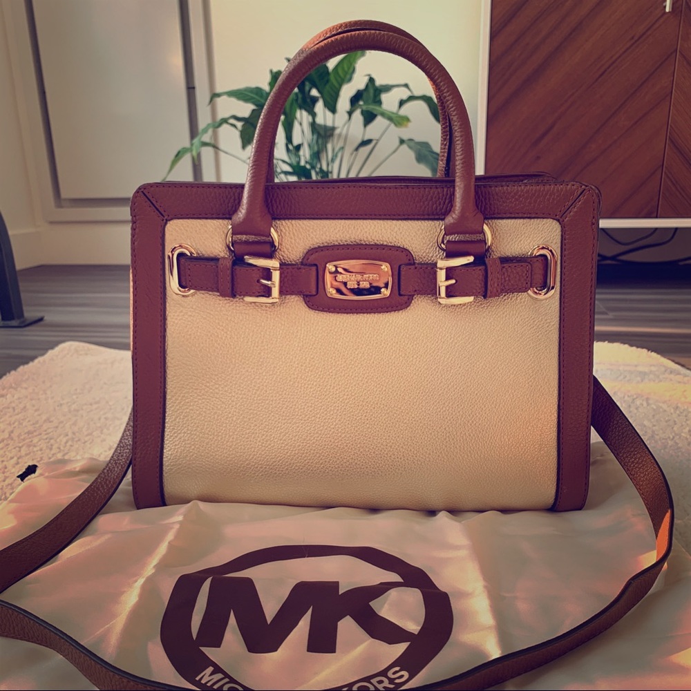 Absolutely Beautiful Gold Michael Kors Purse